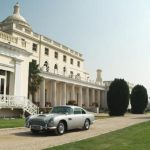 ASTON MARTIN DB5 配備導覽：James Bond 007電影「金手指」中的著名車款