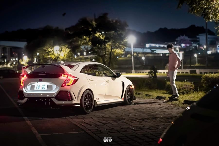 Honda Civic Type-R Fk8 心得：倒著玩，從四驅車轉開前驅車