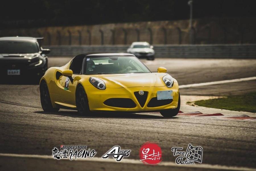 Alfa Romeo 4C Spider 輪胎、來令改裝紀錄-車主阿中