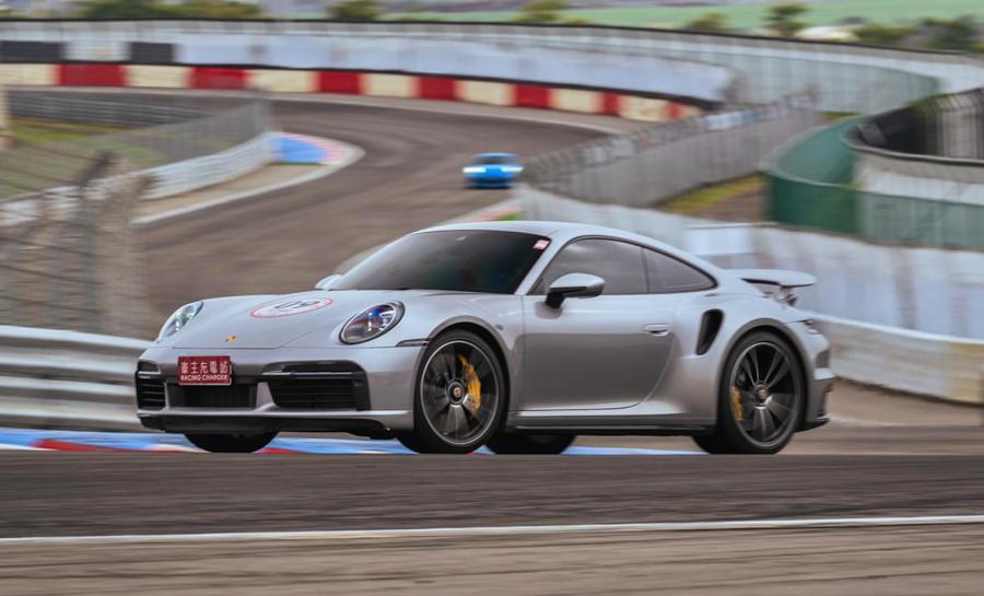 Porsche 911 Turbo S （992世代）車主評價：比991.1GT3RS還強，小朋友才做選擇！內含賽車手陳意凡測試心得