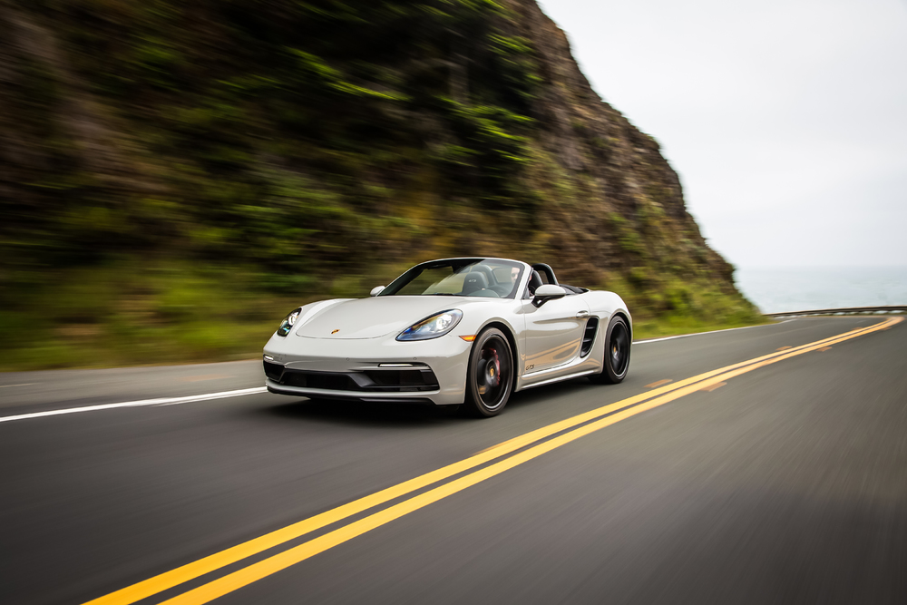 Porsche召回部分718 Boxster、718 Cayman車型，車輛碰撞時可能無法保護供油系統。-車主充電站