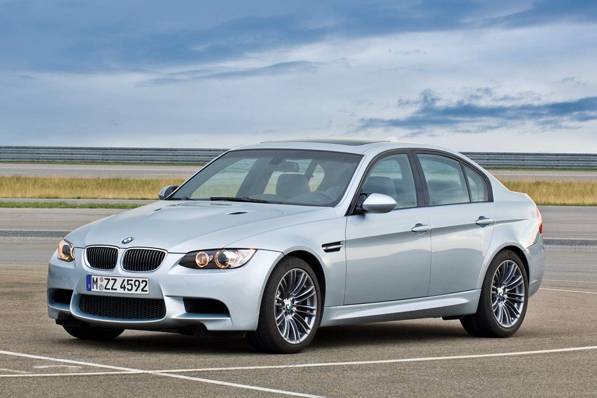 BMW 3 Series/M3（E90、E91、E92、E93）鋁圈尺寸輪胎尺寸原廠建議規格-車主充電站