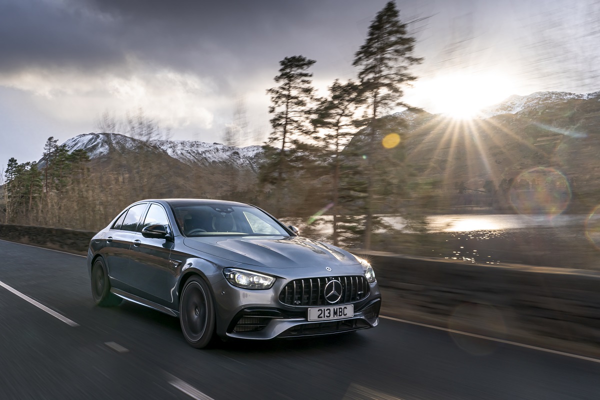 Mercedes-Benz召回部分E-Class車款，可能有火燒車疑慮。-車主充電站