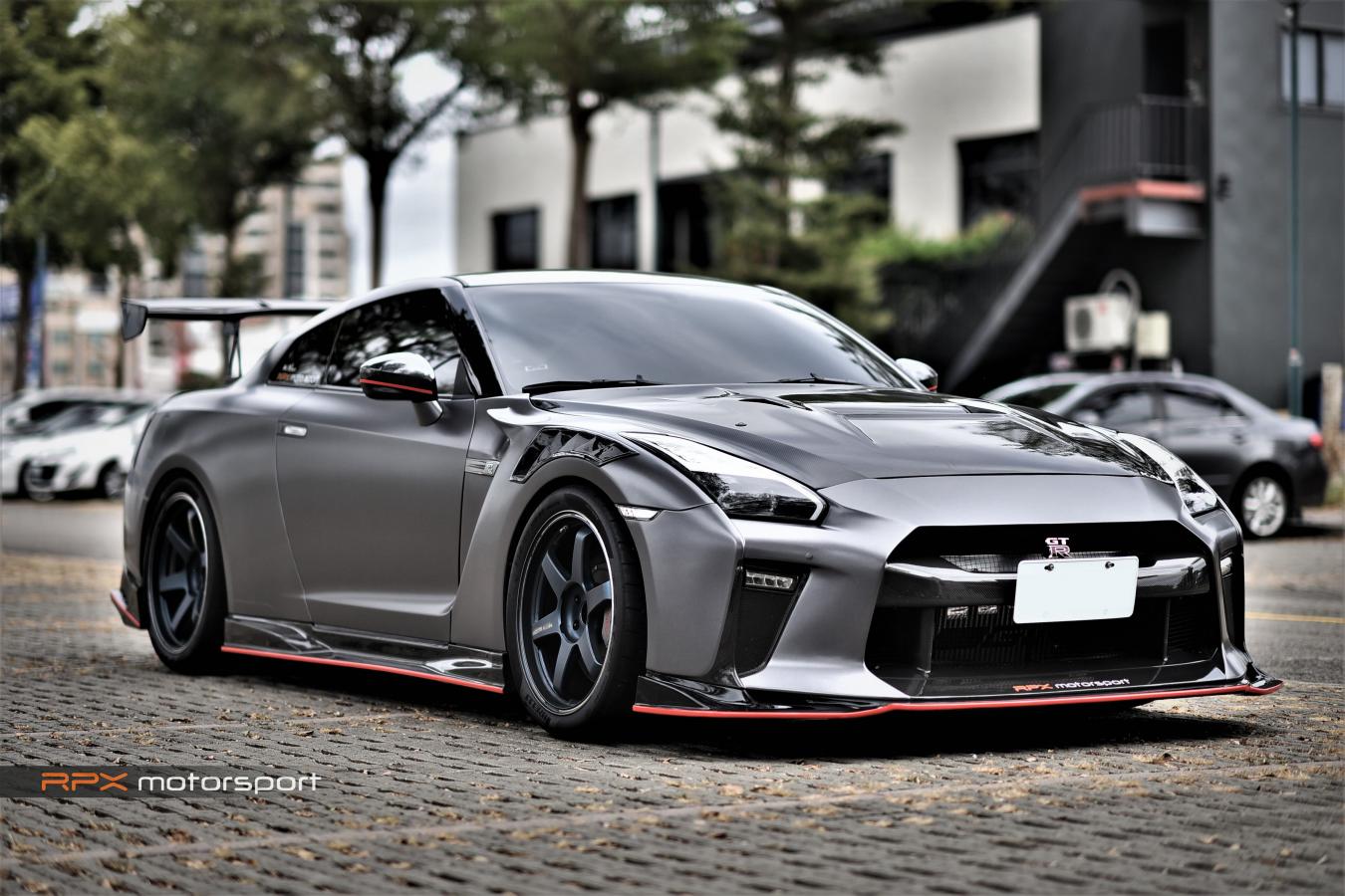 Nissan GT-R R35 車主心得評價：戰神傳說不滅，麗寶最速GT-R開箱（四驅系統改裝秘辛）