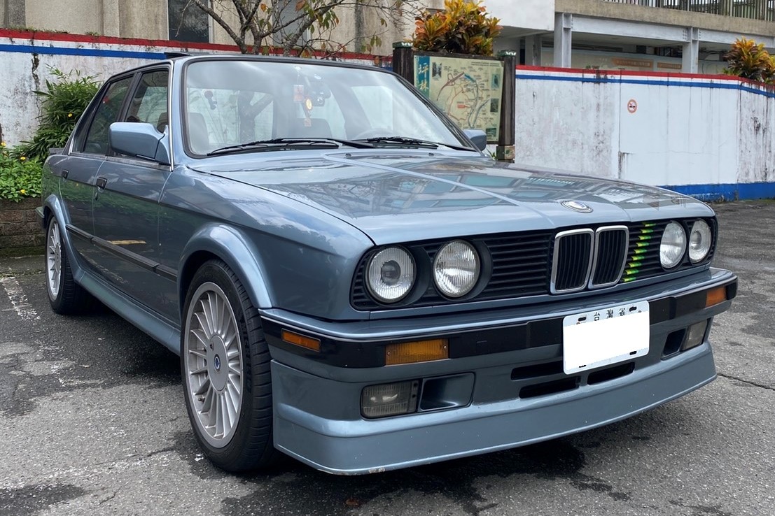 BMW E30 316i車主開箱心得：買了三台E30的老車狂熱份子！