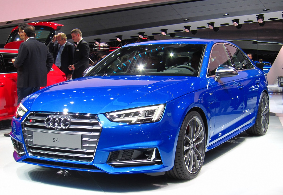 Audi召回部分A4、S4、A5車款，車內裝飾飾板脫落有掉落疑慮。-車主充電站