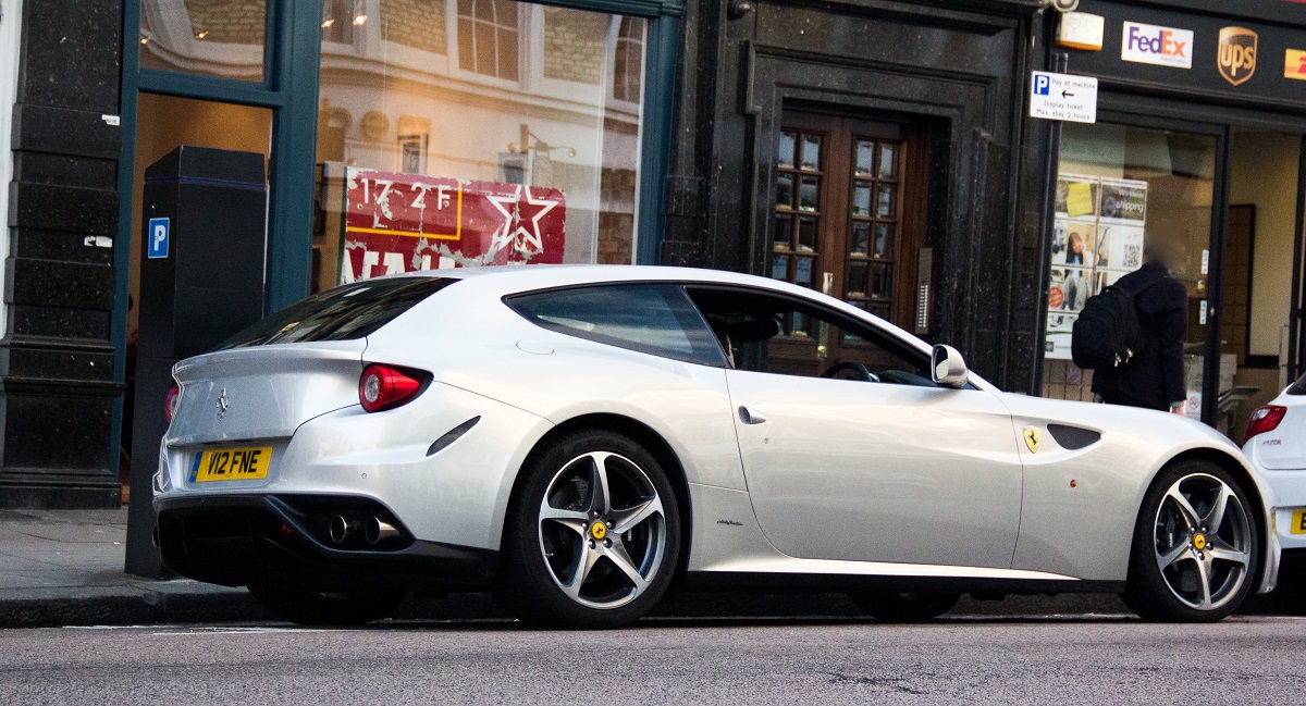 Ferrari召回部分458、F12、FF、California車款，駕駛座安全氣囊可能無法正常做動。-車主充電站