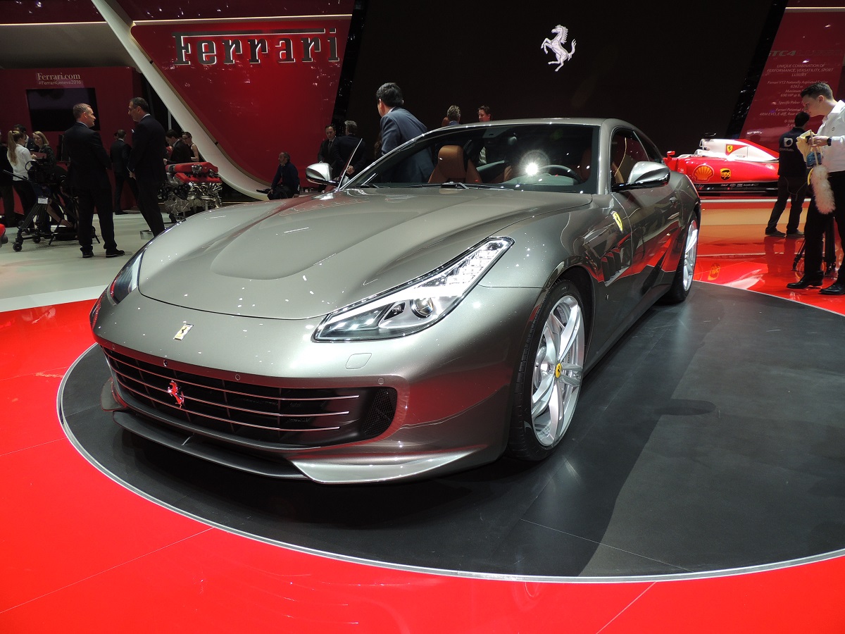 Ferrari召回部分488、812、GTC4Lusso車款，燃油油氣分離器有破損疑慮。-車主充電站