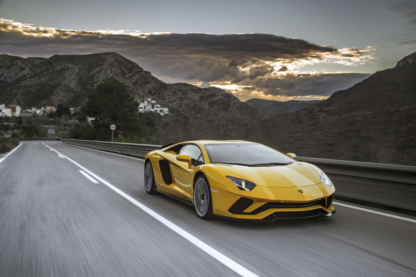 Lamborghini V12 自然進氣引擎經典進化：從350 GT到Aventador S，近60年的12缸NA車款介紹