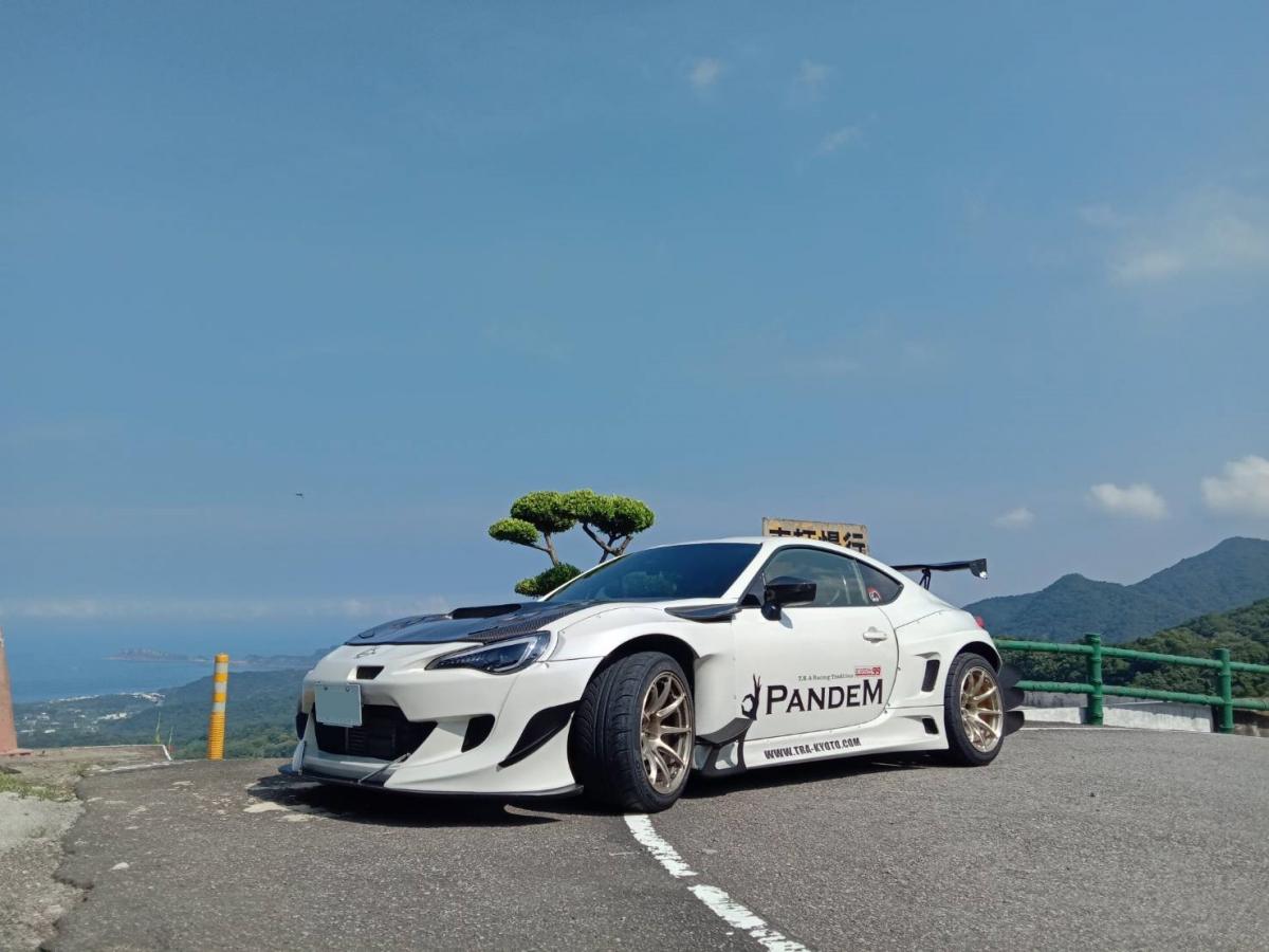 Toyota 86 麗寶爭先賽車主開箱心得：三代Rocket Bunny寬體上車，改寬體有哪些優缺點？