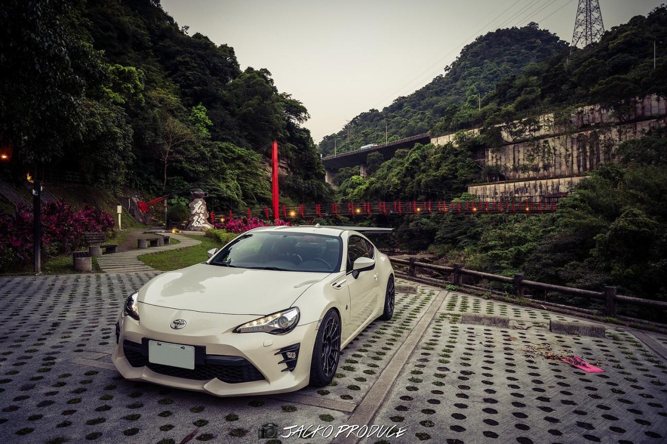 Toyota 86改裝輪胎/來令片心得評價-車主Jason-車主充電站