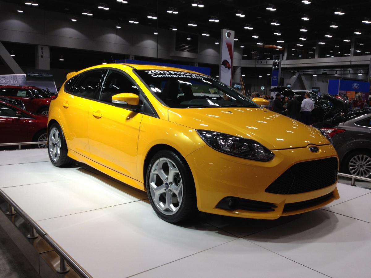 Ford Focus（MK3）鋁圈尺寸輪胎尺寸原廠建議規格-車主充電站