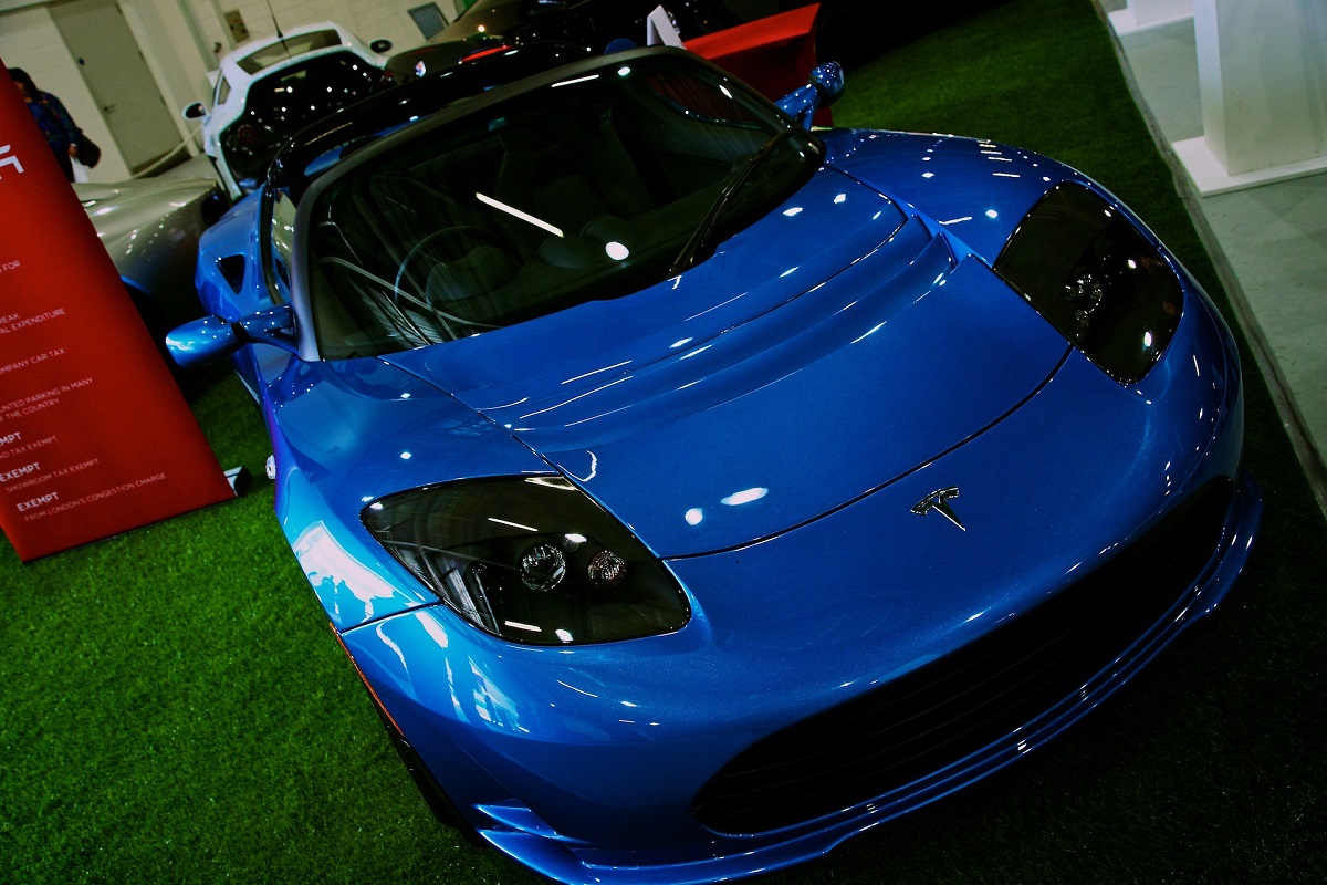 Tesla Roadster I鋁圈尺寸輪胎尺寸原廠建議規格-車主充電站