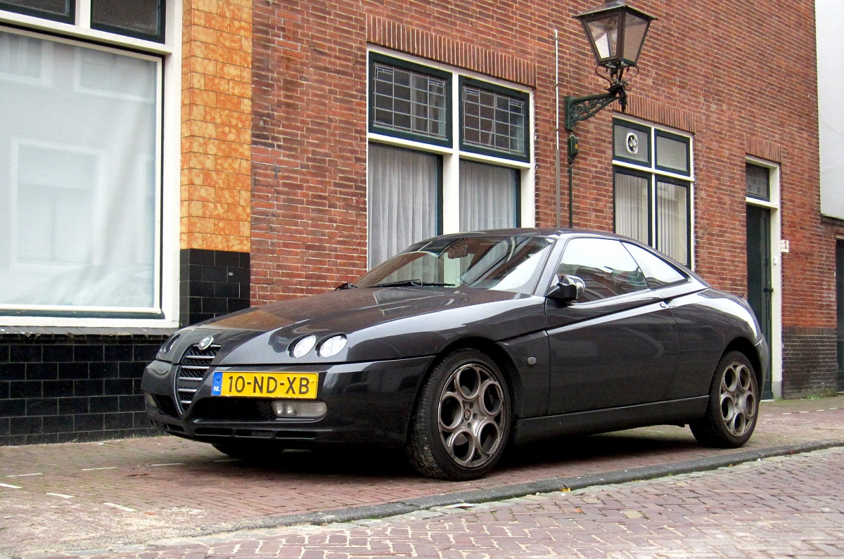 Alfa Romeo GTV/Spider（916）鋁圈尺寸輪胎尺寸原廠建議規格-車主充電站
