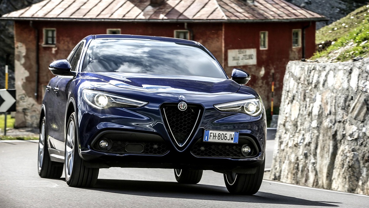 Alfa Romeo Stelvio（949）鋁圈尺寸輪胎尺寸原廠建議規格-車主充電站
