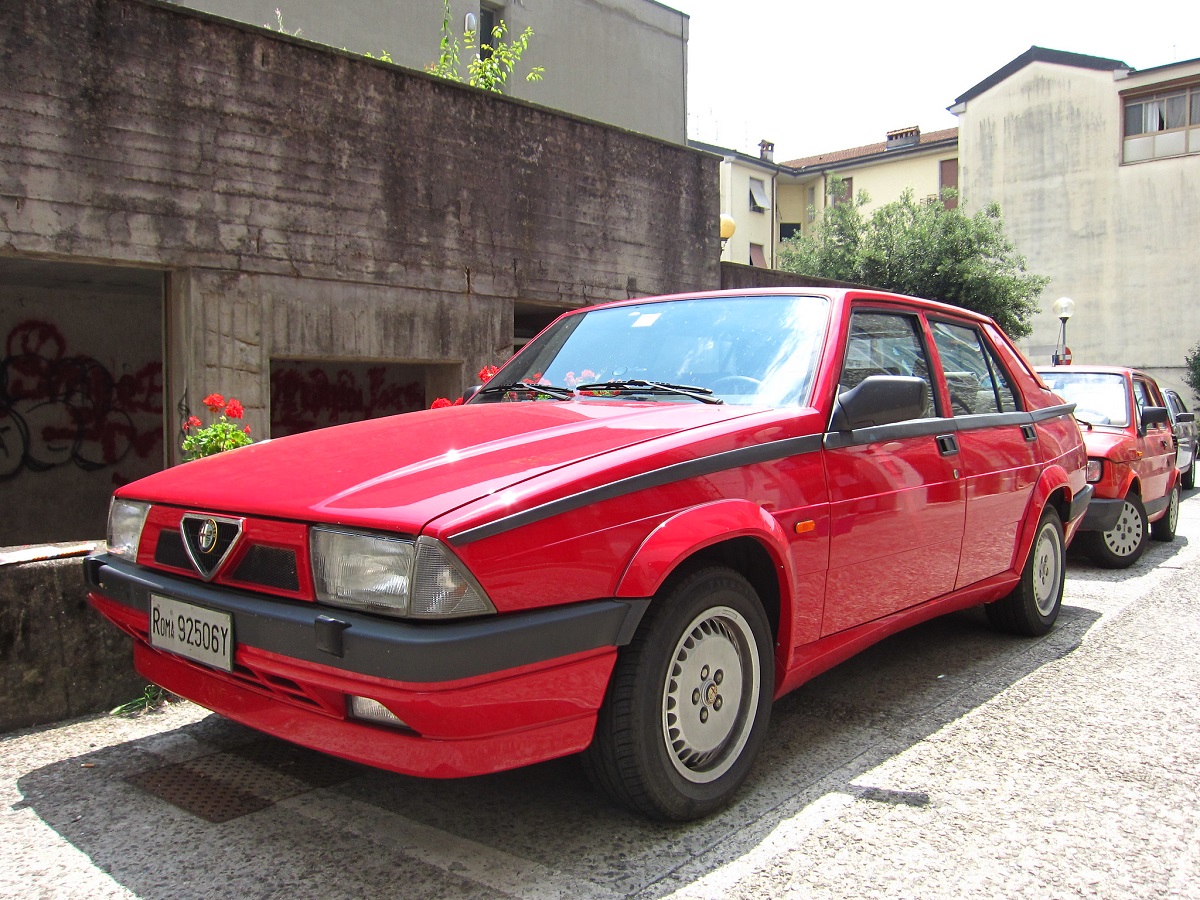 Alfa Romeo 75（162B）鋁圈尺寸輪胎尺寸原廠建議規格-車主充電站