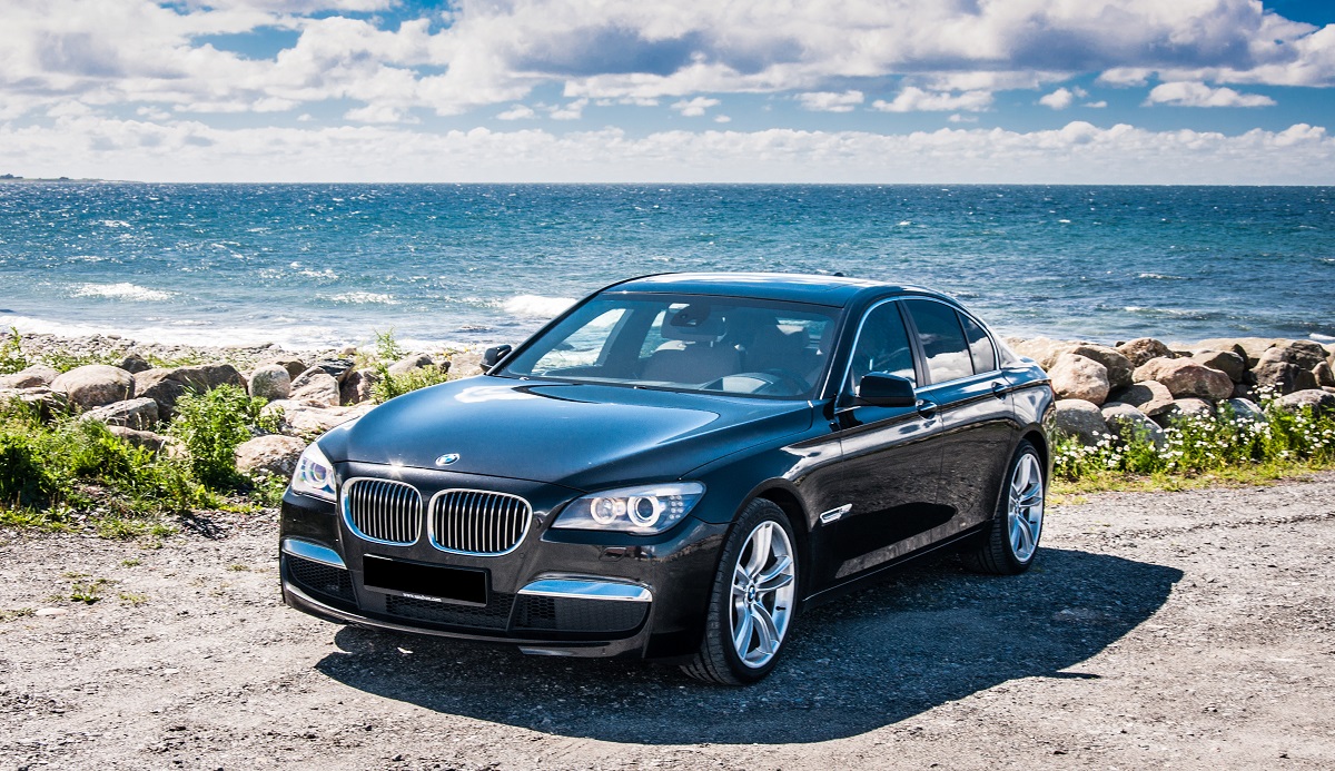 BMW 7 Series（F01、F02）鋁圈尺寸輪胎尺寸原廠建議規格-車主充電站