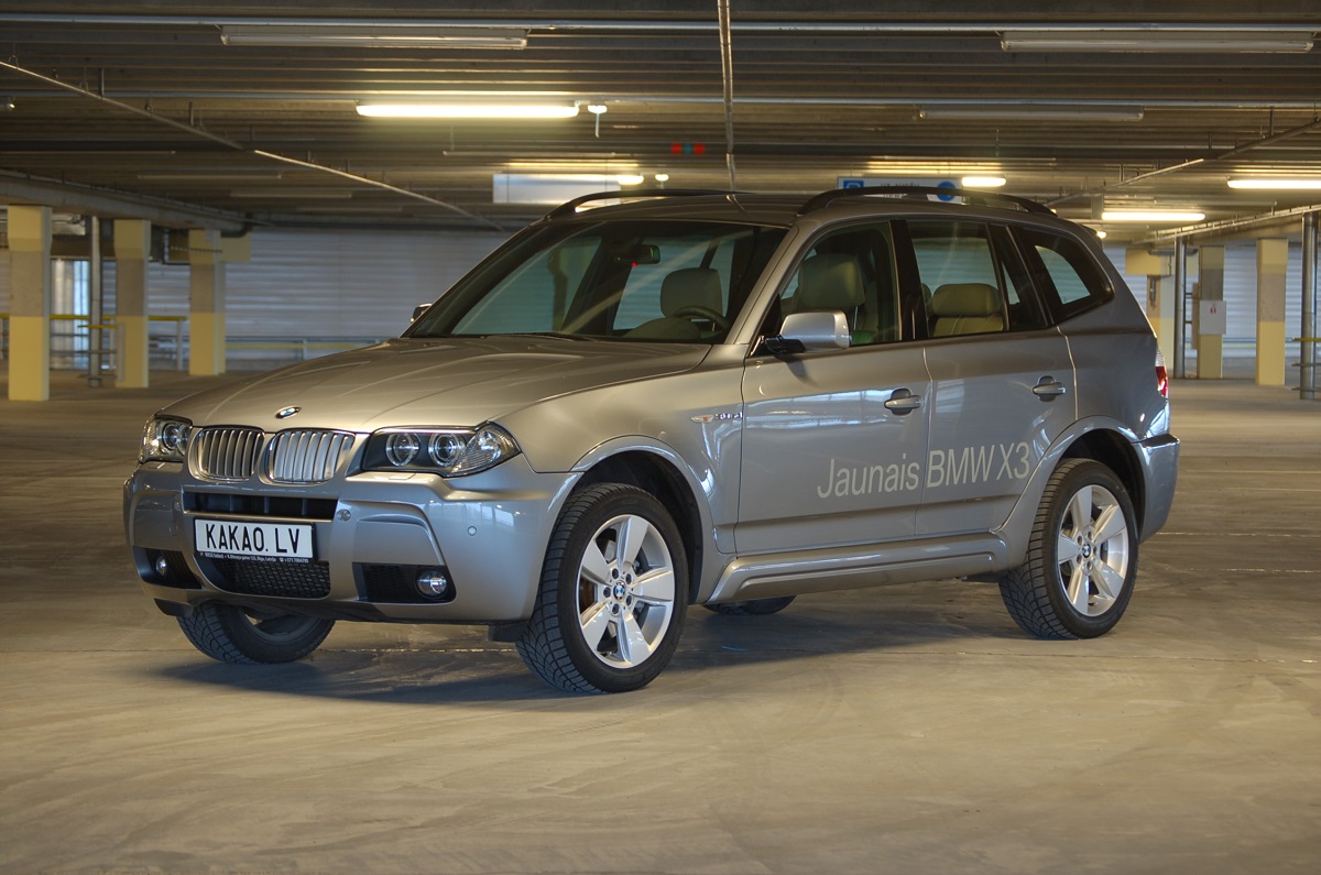 BMW X3（E83）鋁圈尺寸輪胎尺寸原廠建議規格-車主充電站