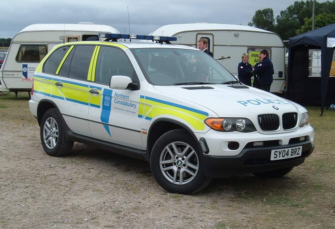 BMW X5（E53）鋁圈尺寸輪胎尺寸原廠建議規格-車主充電站
