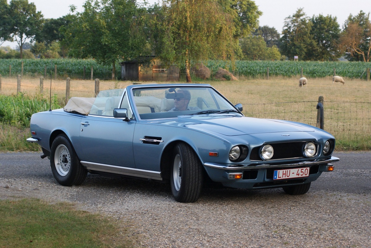 Aston Martin V8鋁圈尺寸輪胎尺寸原廠建議規格-車主充電站