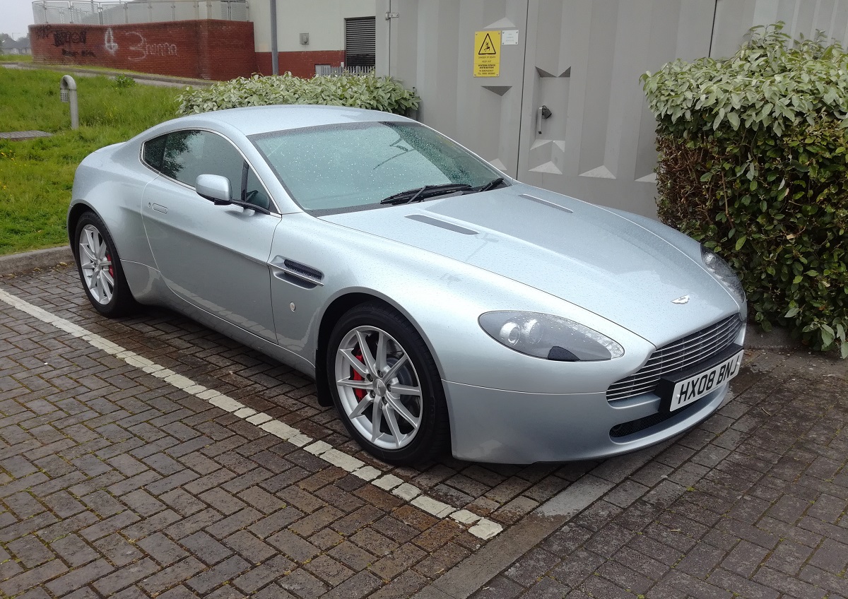 Aston Martin DB9鋁圈尺寸輪胎尺寸原廠建議規格-車主充電站