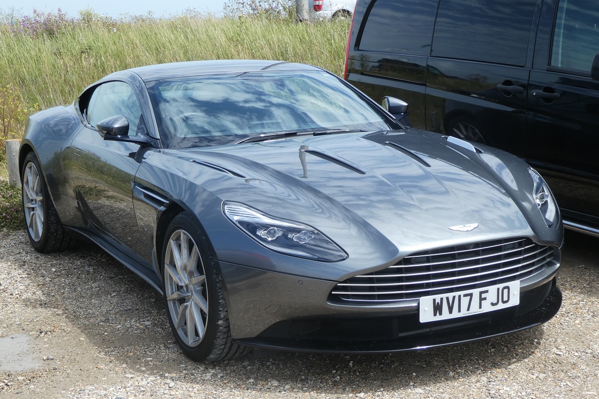 Aston Martin DB11鋁圈尺寸輪胎尺寸原廠建議規格-車主充電站