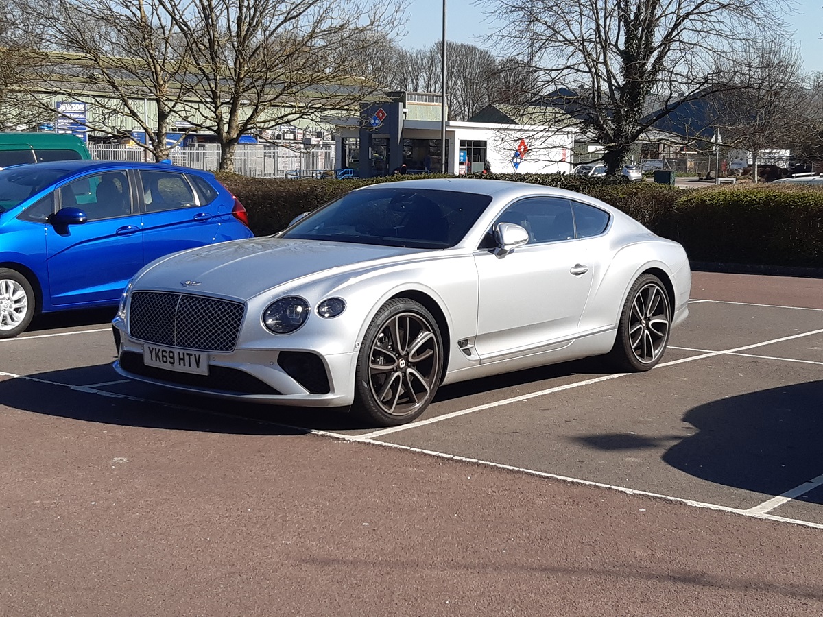 Bentley Continental GT（III）鋁圈尺寸輪胎尺寸原廠建議規格-車主充電站