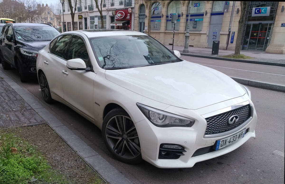 Infiniti Q50（V37）鋁圈尺寸輪胎尺寸原廠建議規格-車主充電站