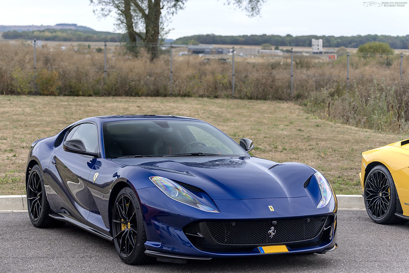 Ferrari 812鋁圈尺寸輪胎尺寸原廠建議規格-車主充電站