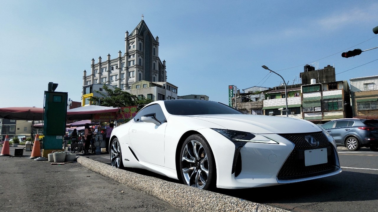 Lexus LC500h車主開箱心得：平凡又不平凡，能夠日常代步也夠稀有的油電GT跑車！
