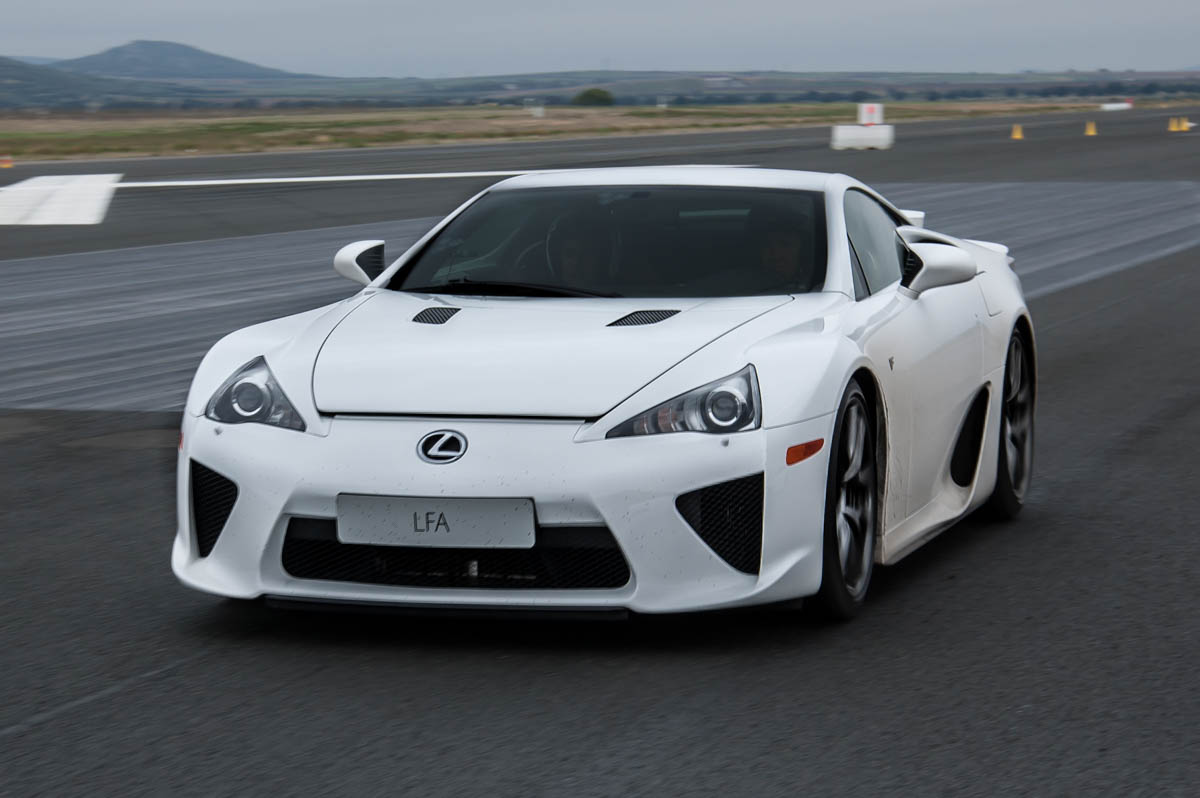 Lexus LFA（LFA10）鋁圈尺寸輪胎尺寸原廠建議規格-車主充電站