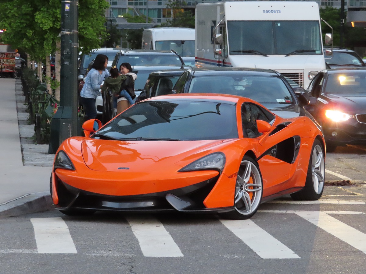 McLaren 570S /570S SPIDER/570GT/540C/600LT/600LT SPIDER鋁圈尺寸輪胎尺寸原廠建議規格-車主充電站