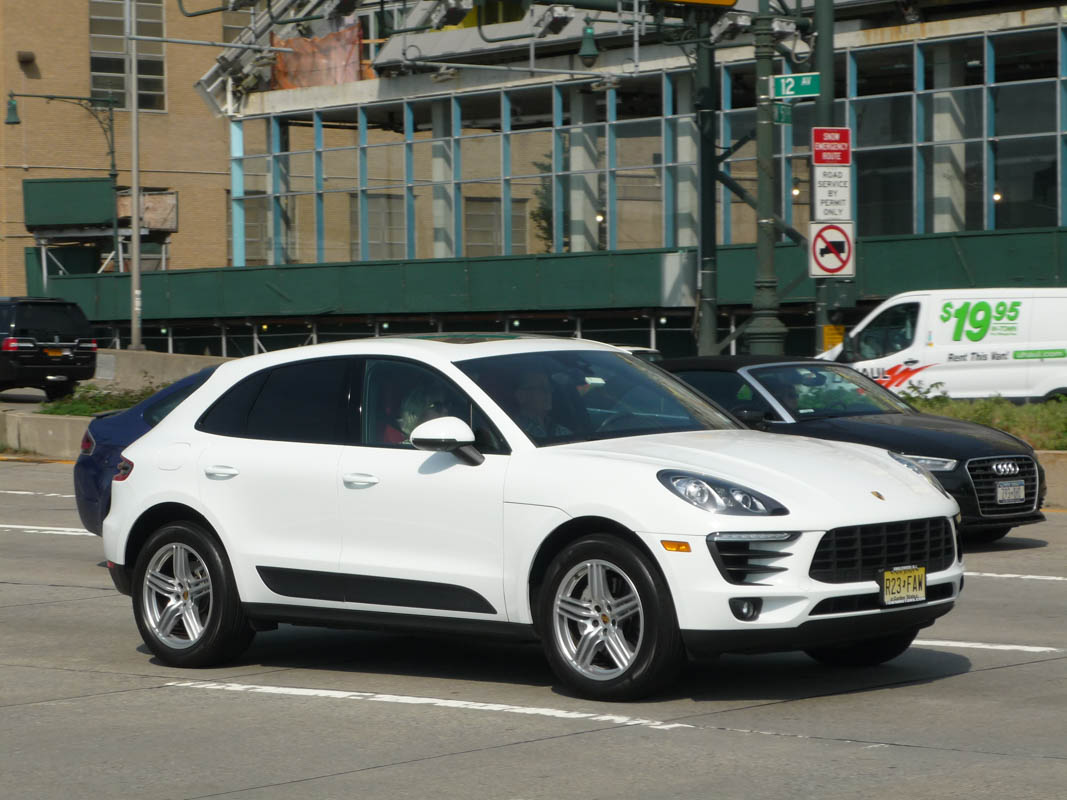 Porsche Macan（95B）鋁圈尺寸輪胎尺寸原廠建議規格-車主充電站