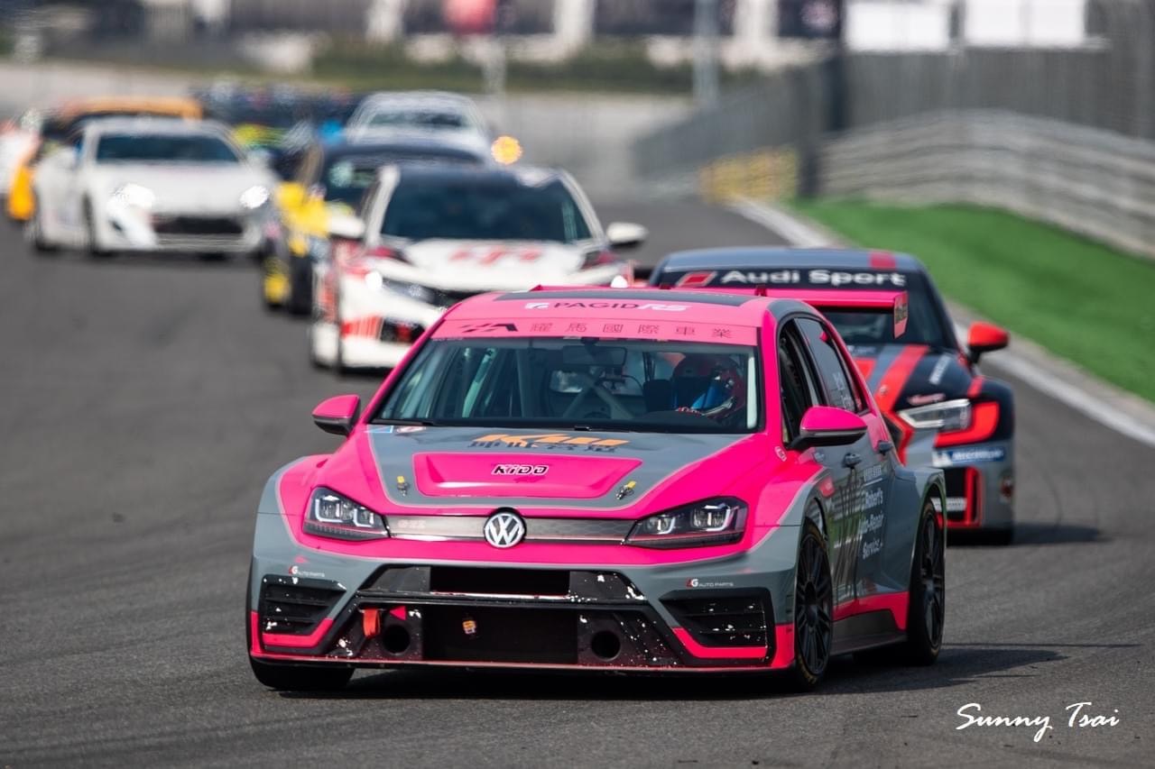 Volkswagen Golf GTI TCR 賽車開箱心得：想入手TCR廠車，這篇教你買跟養TCR廠車該注意甚麼，開Golf之王要準備多少預算？