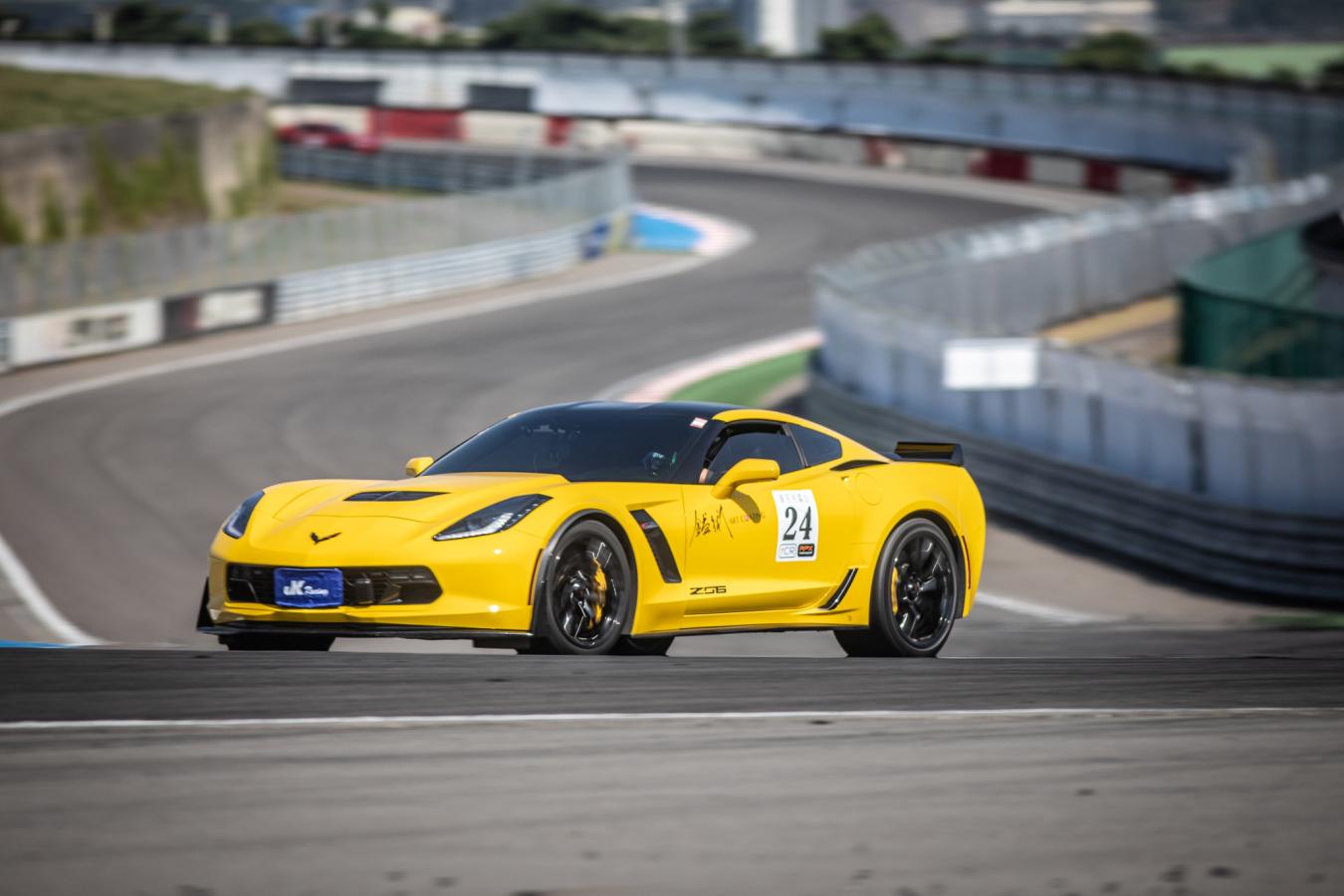 Chevrolet Corvette C7 Z06車主開箱心得：最後的美式經典，末代前置後驅Corvette！
