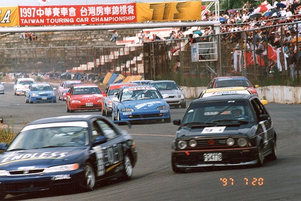 Volkswagen Golf GTI 16V（MK2）車主開箱心得評價：在龍潭賽車場拿下無數冠軍的二代Golf GTI！