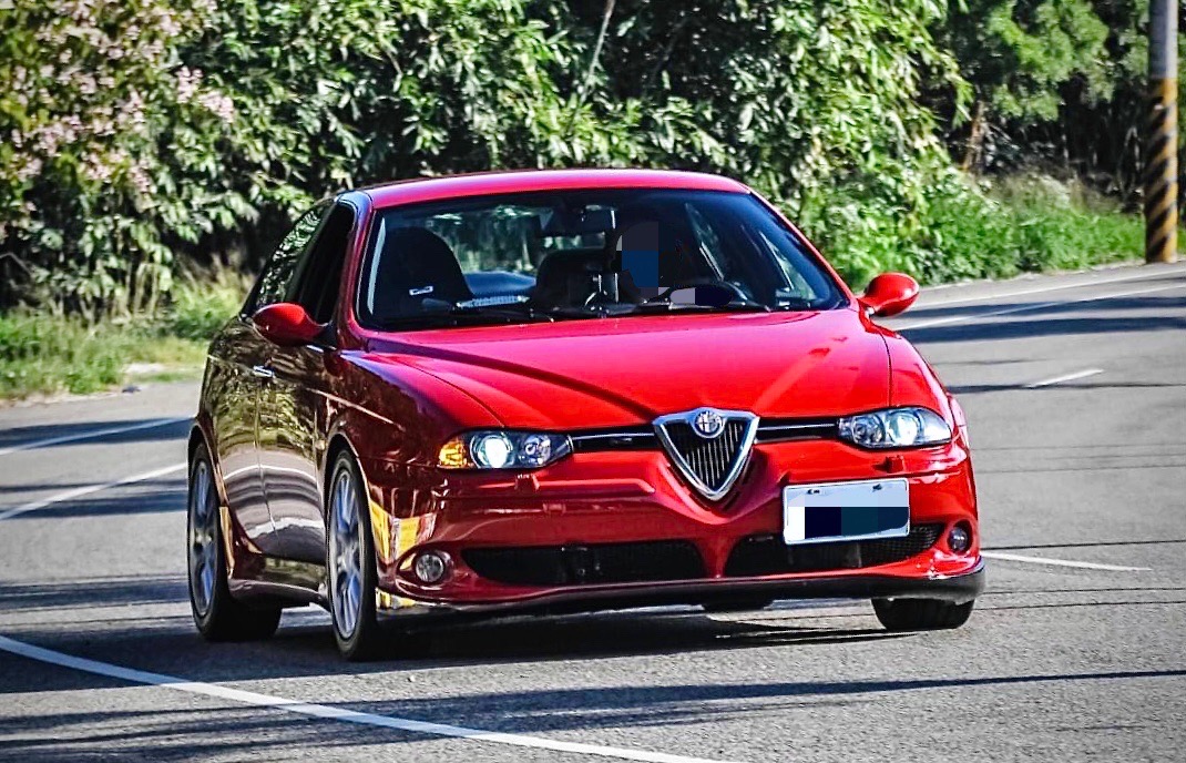Alfa Romeo 156 GTA車主開箱心得評價：二手百萬內的車，開起來比GranTurismo MC還要有樂趣！