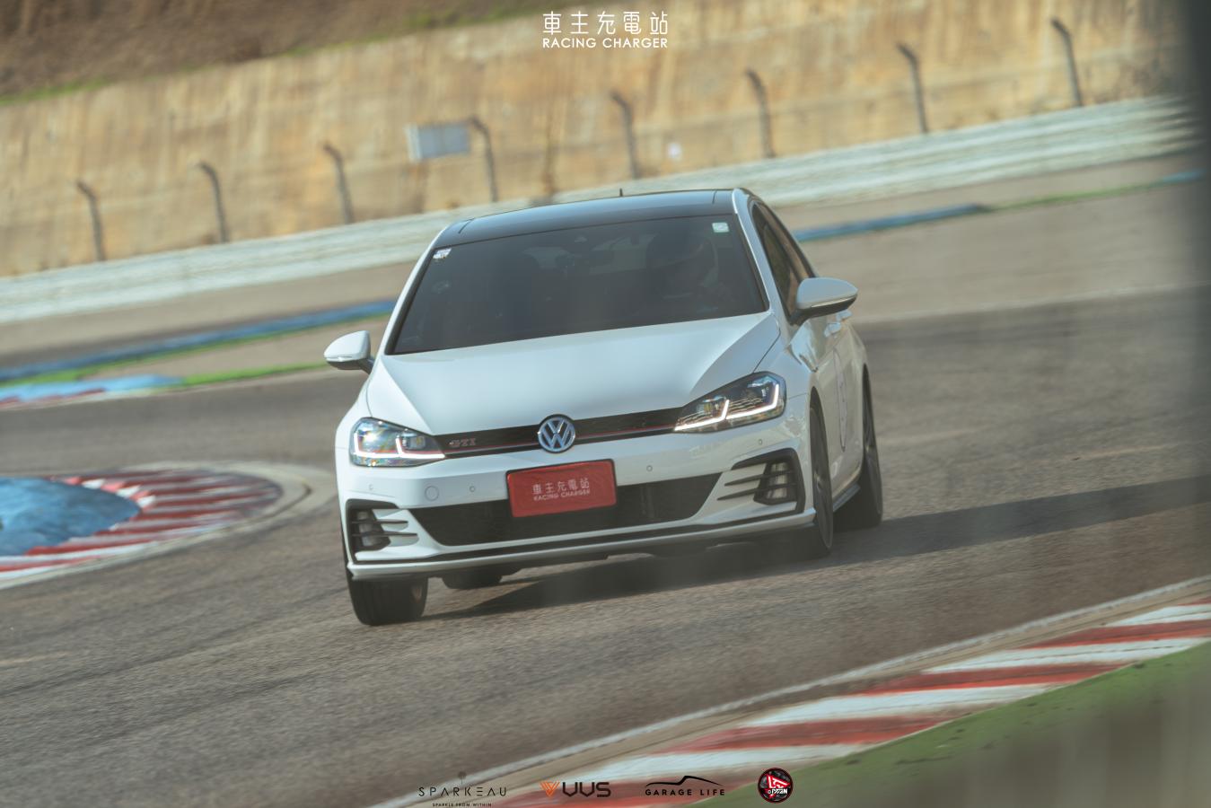 Volkswagen Golf GTI （MK7.5）改裝輪胎心得評價-車主充電站