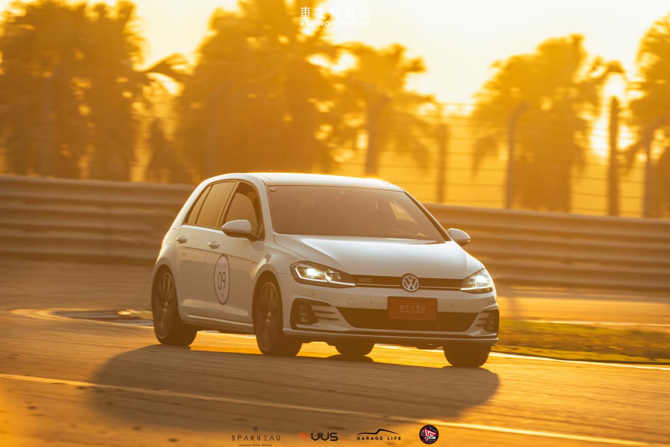 Volkswagen Golf GTI （MK7.5）車主開箱心得評價：第一次下麗寶賽道要找教練嗎？來聽聽初心者的經驗談！