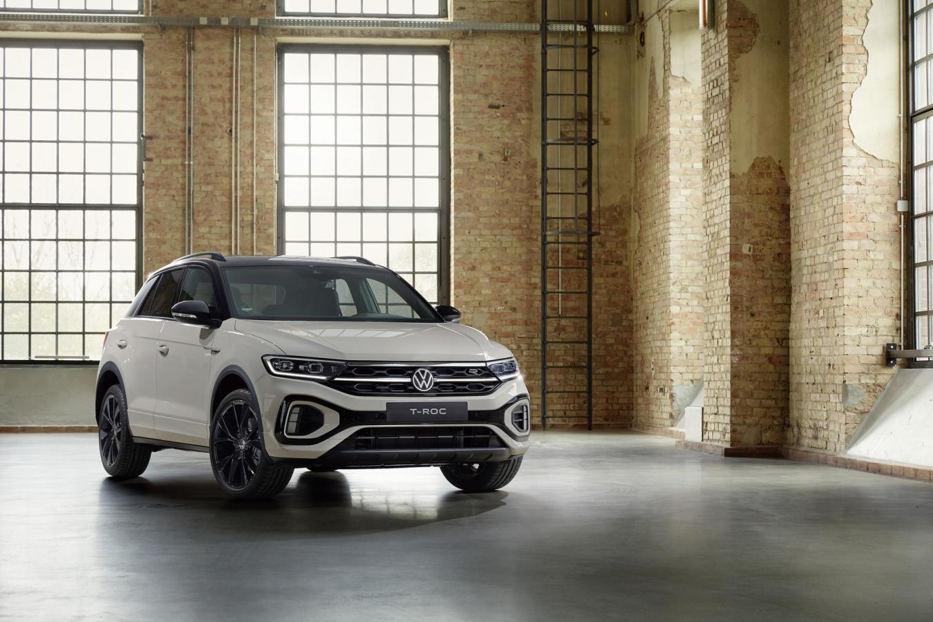 Volkswagen The new T-Roc全新改款預售開跑，入主330 TSI R-Line Performance獨享限量黑化風格套件！