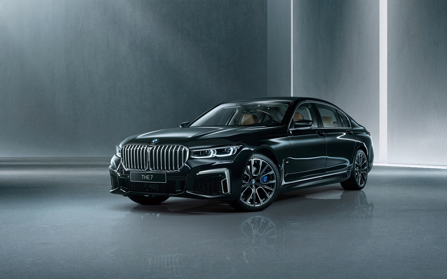 全新BMW 7系列M Sport層峰旗艦版限量上市，王者氣魄、馭動層峰之境！-車主充電站