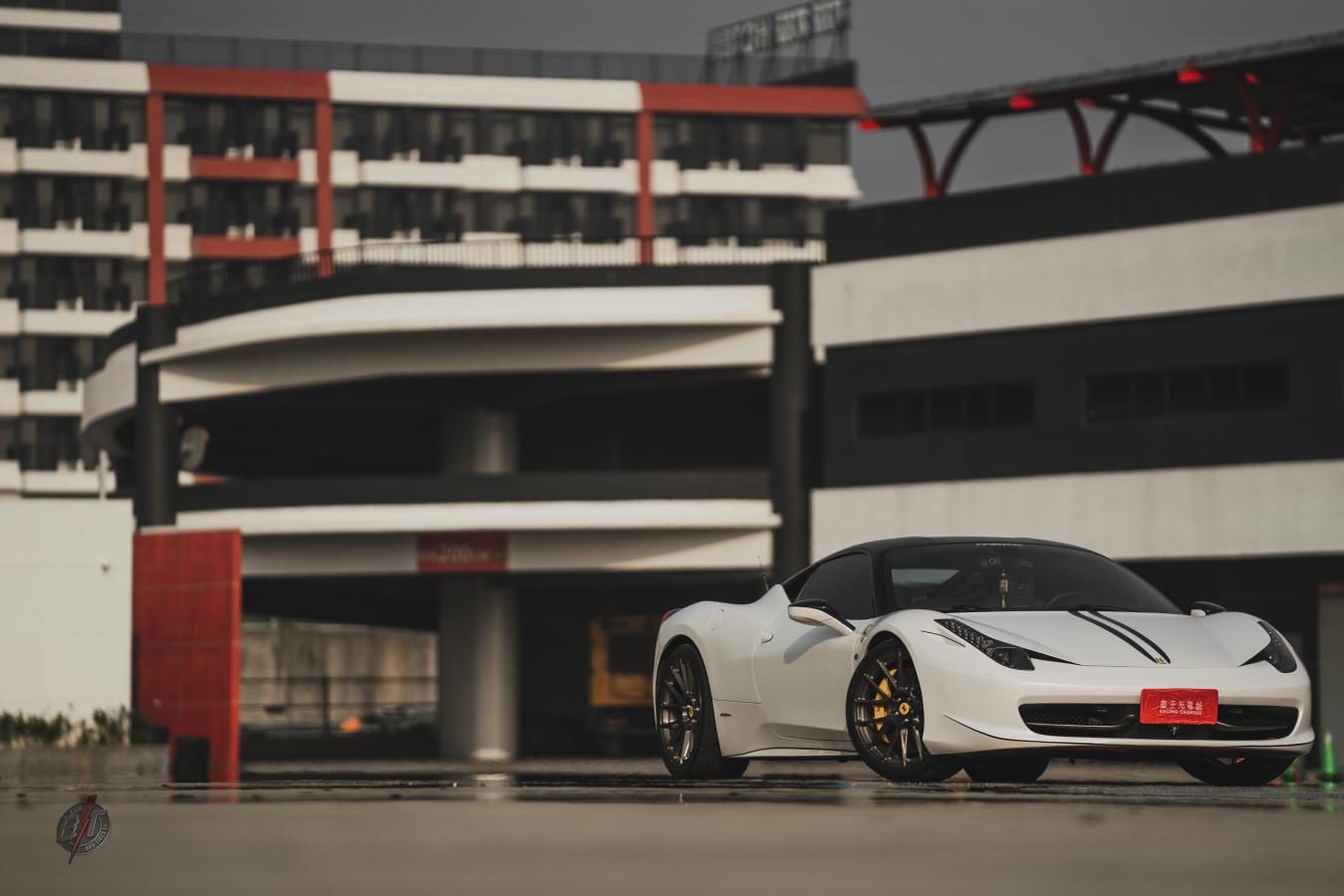 Ferrari 458 Italia車主開箱心得評價：換輪胎不能隨便換，零件要慢慢等…除此之外458很完美！