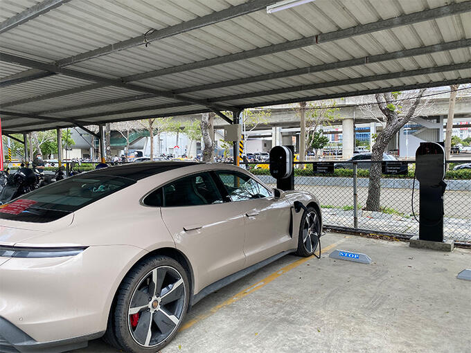 Autopass攜手台灣保時捷打造純電生活圈，充電地圖擴增高鐵沿線！-車主充電站