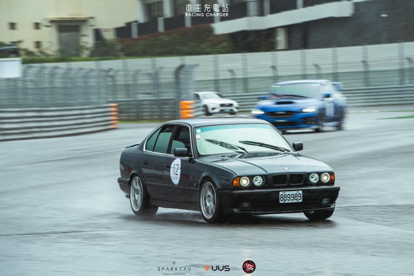 BMW 525i手排（E34）車主開箱心得評價：開E34下賽道只為了拋磚引玉，讓它再次吸引眾人的目光！