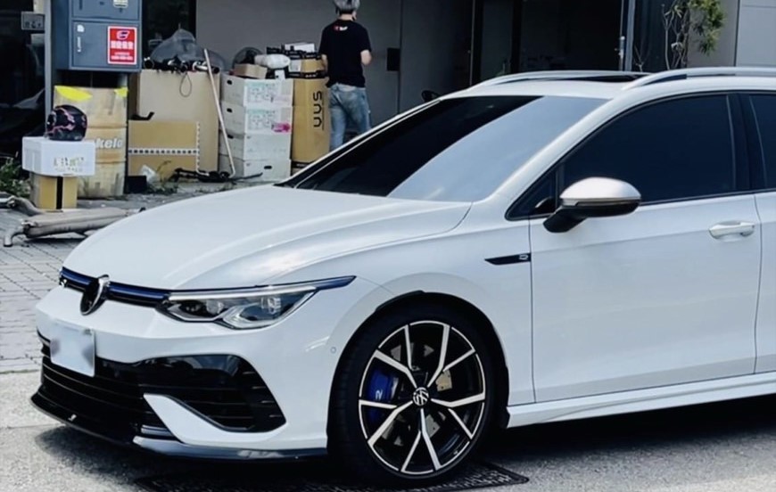 Volkswagen Golf R Variant（MK8）改裝輪胎、來令片心得評價-車主楊老闆-主充電站