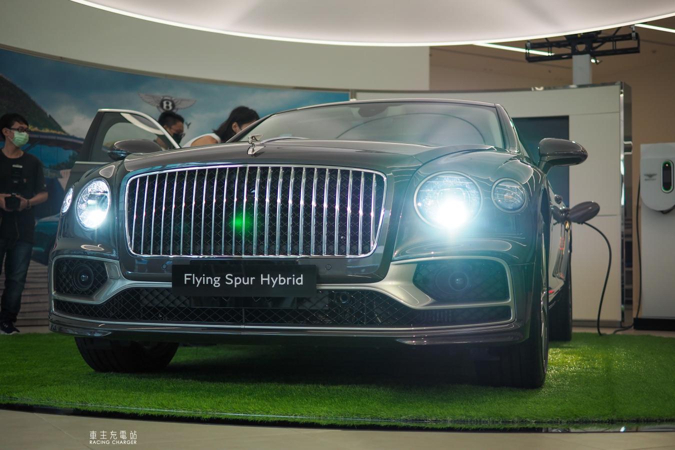 Bentley Flying Spur Hybrid跨界登台，豪華轎跑綠能進化！