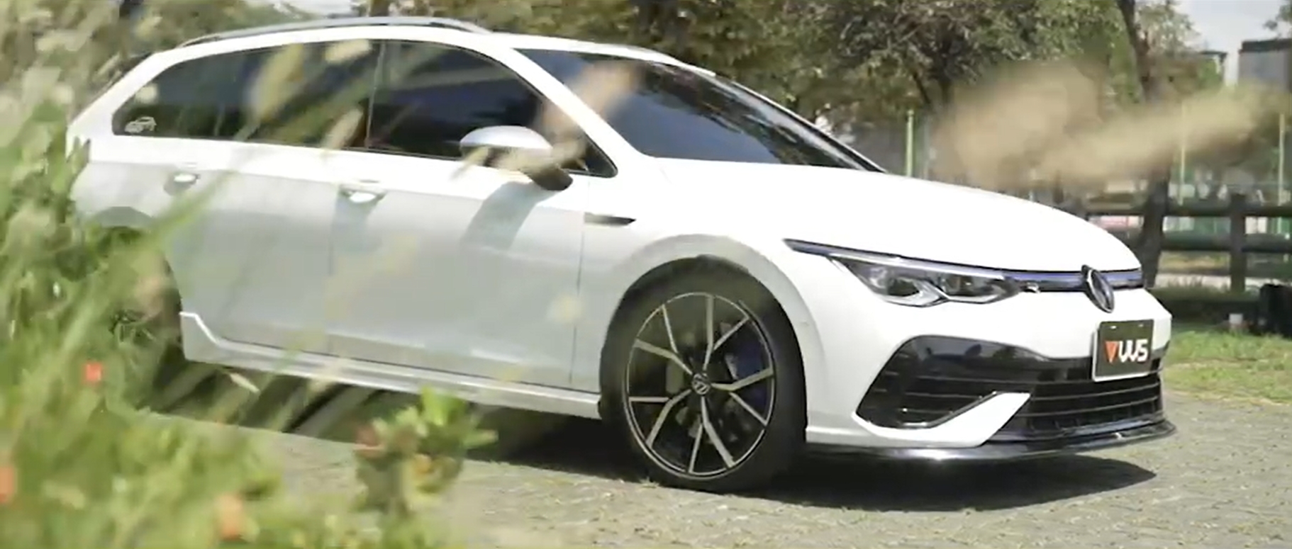 Volkswagen Golf R Variant（MK8）VVS鈦合金中尾段排氣管改裝效果開箱