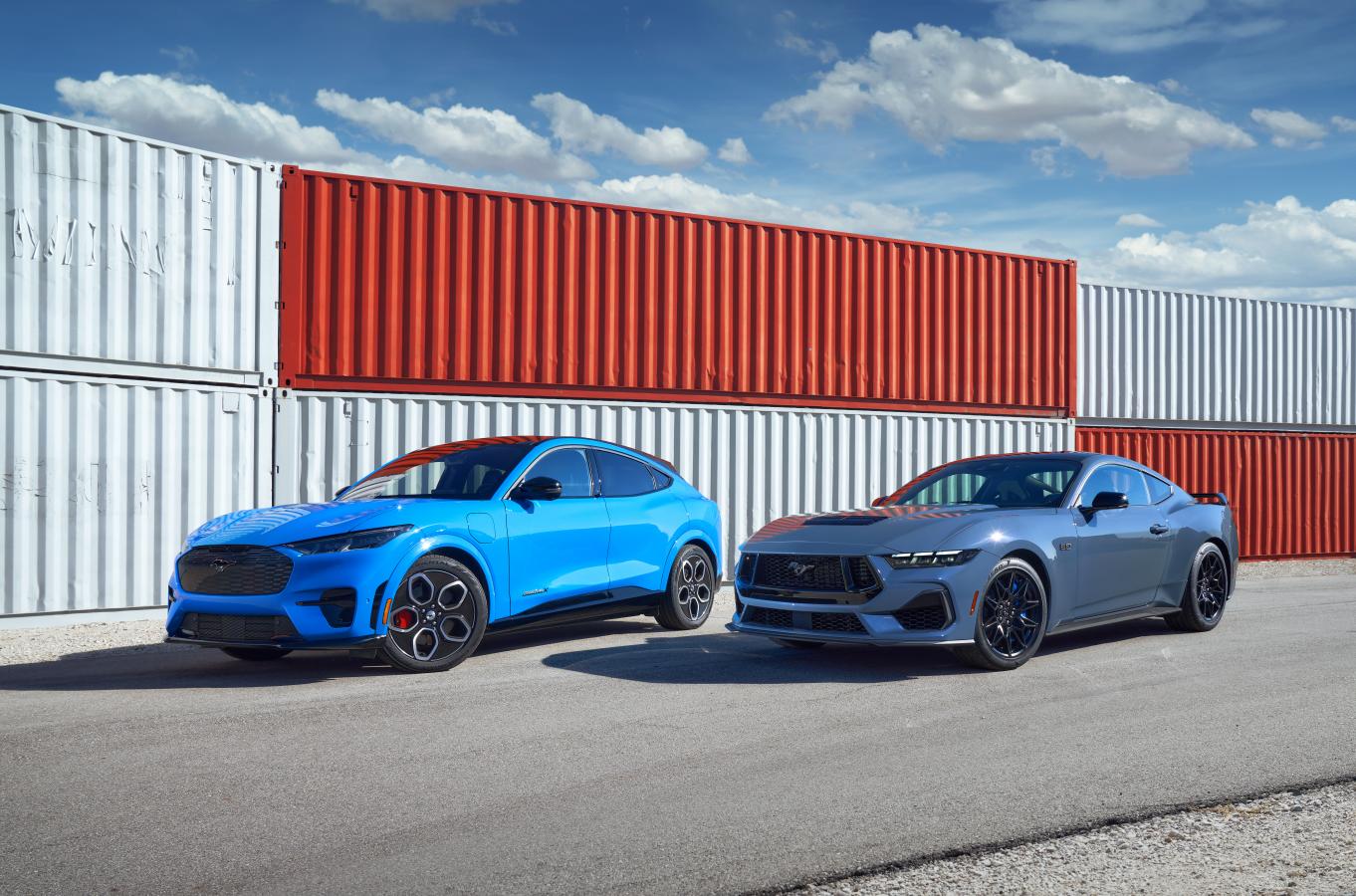 大改款Ford Mustang（MK7）野馬第七代亮相，保有傳統手煞車樣式的電子手煞車！