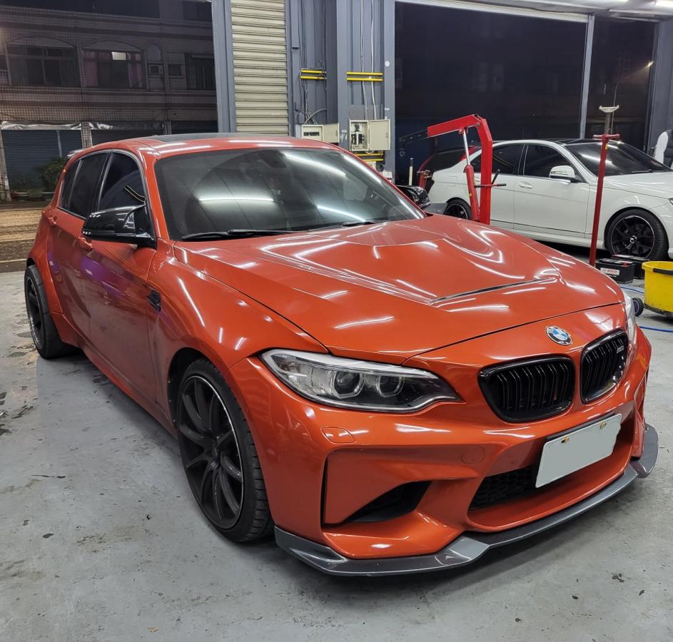 BMW M135i（F20）改S55引擎車主開箱心得評價：車尾看是M135i、車頭看是M2、引擎室打開變M4！