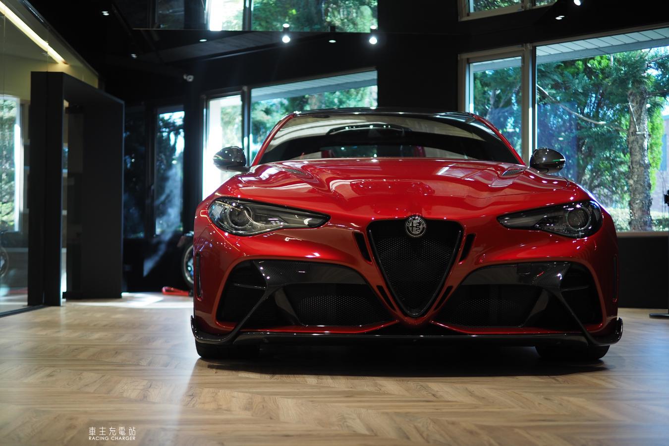 千萬Alfa Romeo Giulia GTAm登台，PIT挪威特全新展間同步亮相！